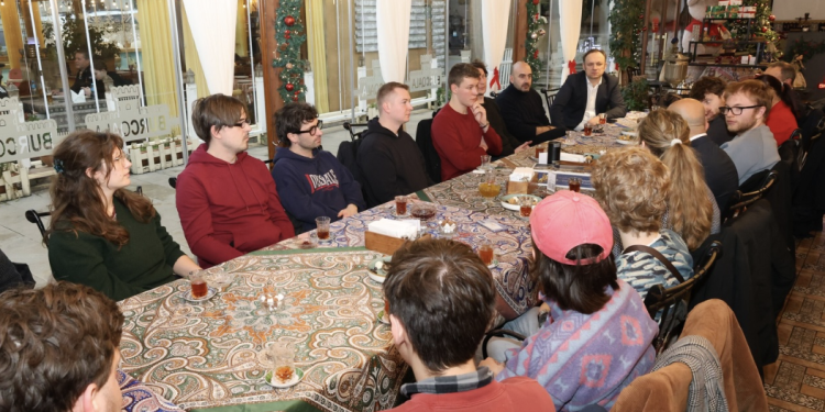 Alman tələbələri ilə İçərişəhərdə görüş keçirilib