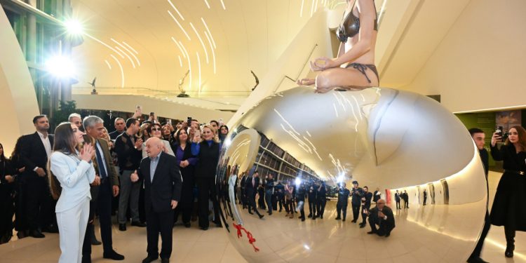 Heydər Əliyev Mərkəzində Kerol Förmenin sərgisinin açılışı olub