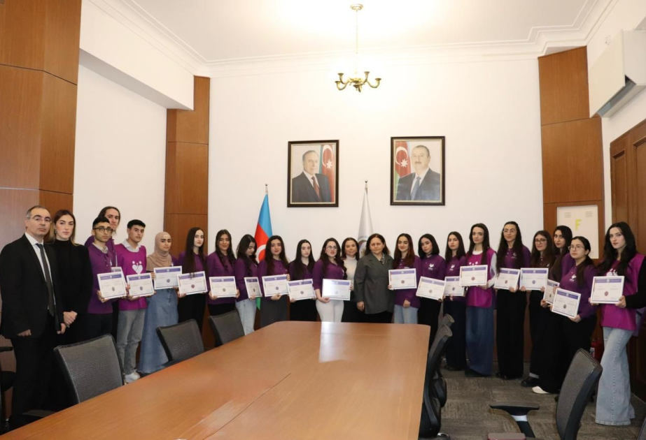 “Ailəm könüllüləri” proqramı çərçivəsində könüllülük fəaliyyətini başa vurmuş gənclərlə görüş keçirilib