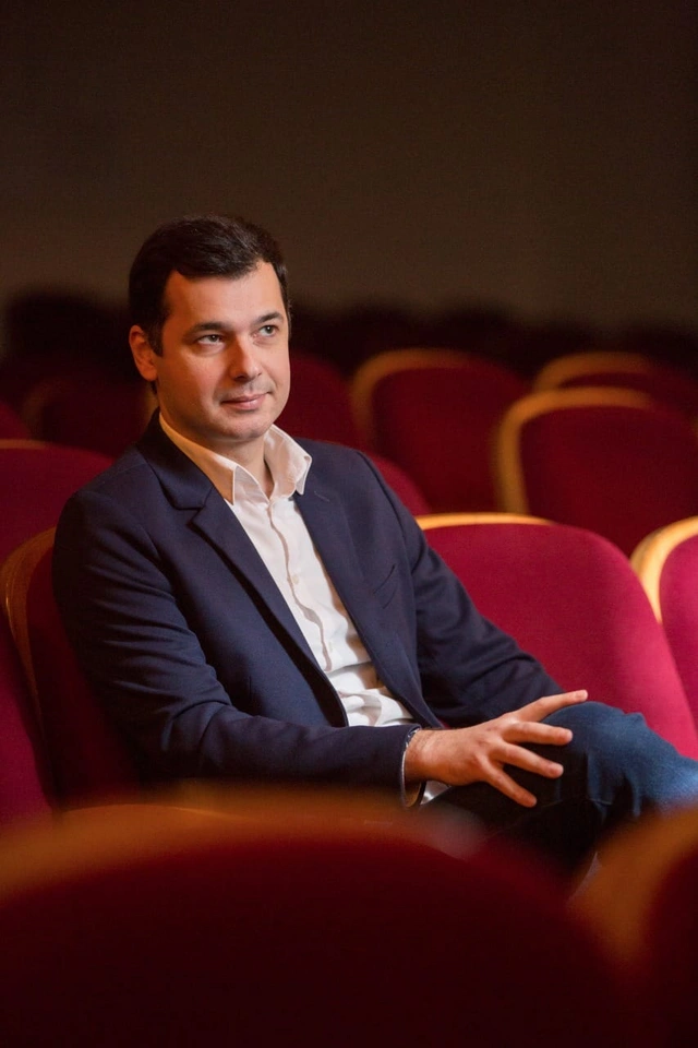 Oleq Əmirbəyov Rus Dram Teatrına direktor təyin edilib