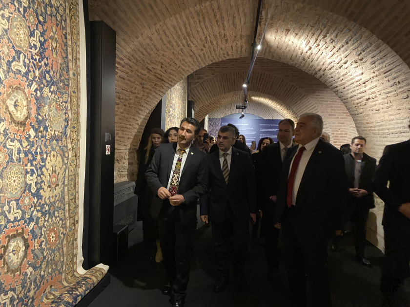 İstanbulda Azərbaycanın XVII-XVIII əsrlərə aid saray xalçalarının sərgisi açılıb