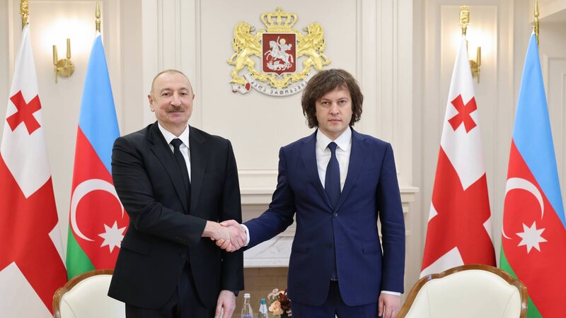 Azərbaycan Prezidenti: Nəqliyyat dəhlizlərinin genişləndirilməsi istiqamətində işlər aparılır