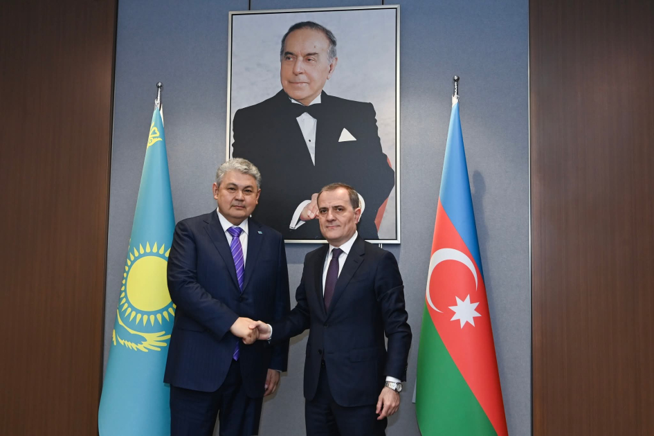 Azərbaycan və Qazaxıstan xarici işlər nazirləri regional məsələləri nəzərdən keçiriblər