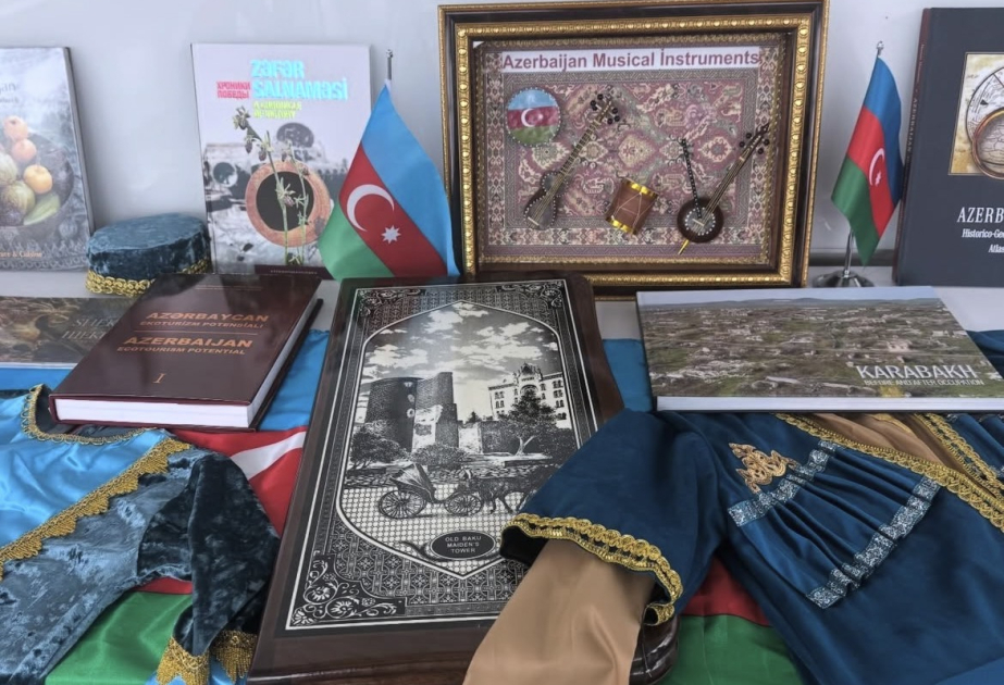 İllinoys Universitetində Azərbaycan mədəniyyəti tanıdılıb