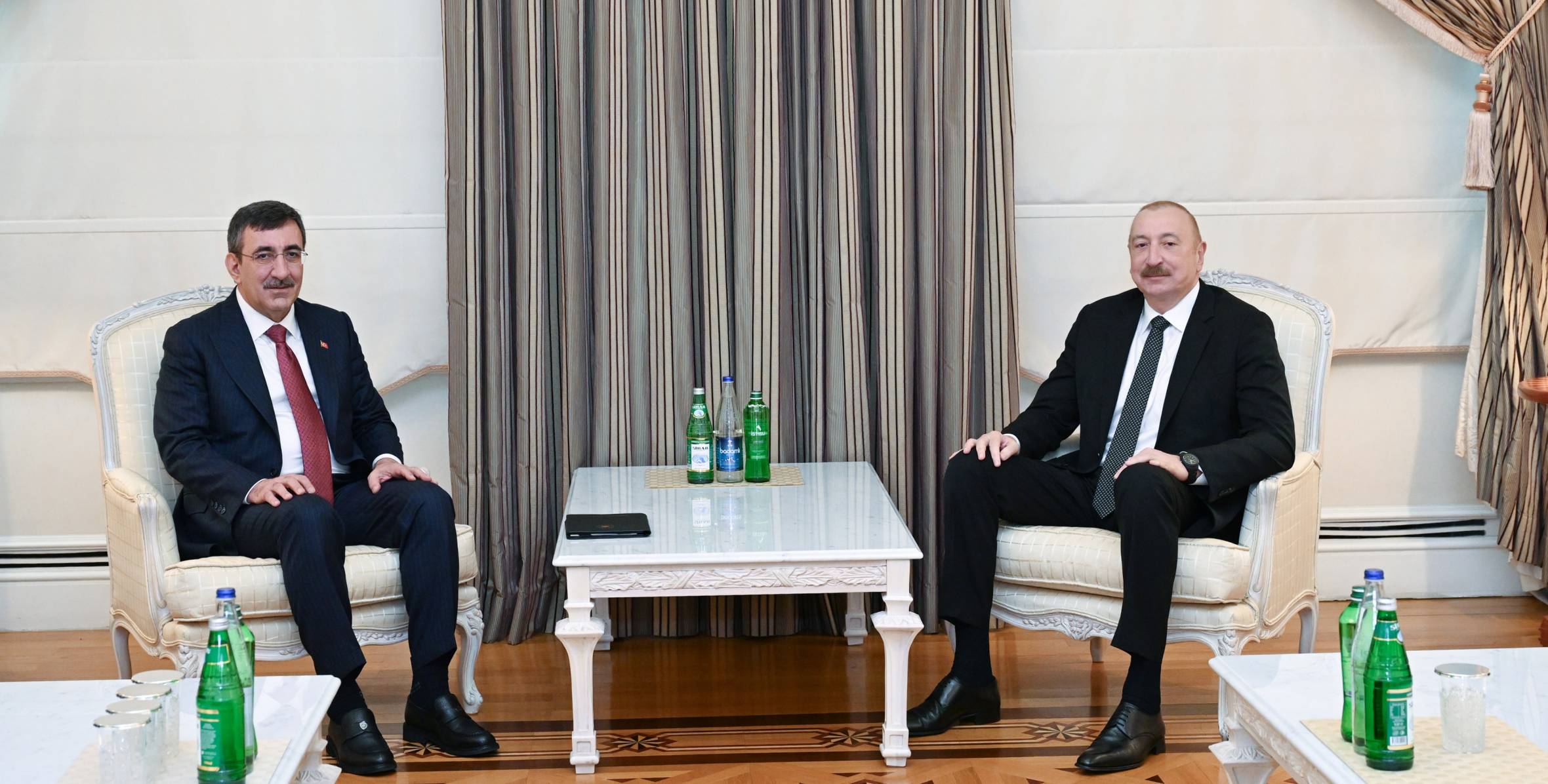 İlham Əliyev Türkiyənin Vitse-prezidentinin başçılıq etdiyi nümayəndə heyətini qəbul edib